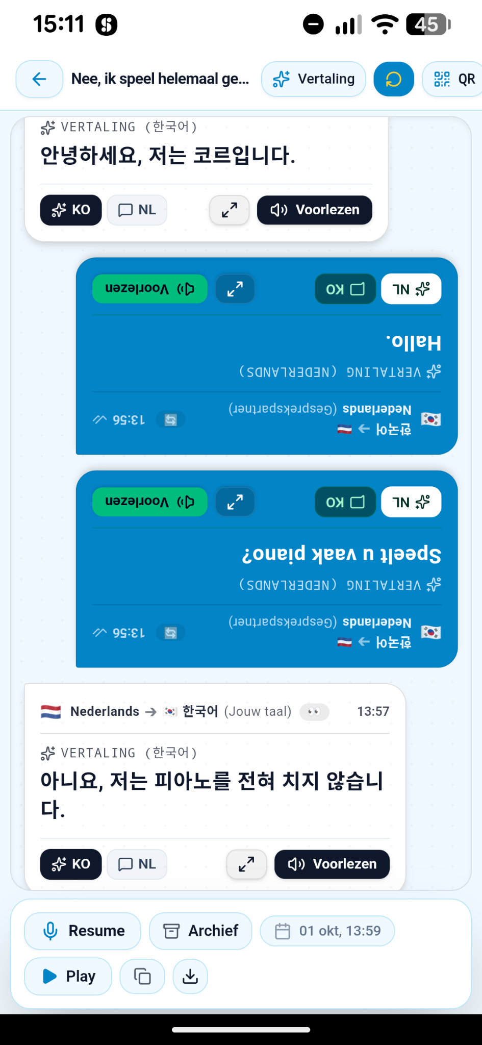 Tolkly-tafelweergave waarin de blauwe berichten voor de persoon aan de overkant zijn omgedraaid